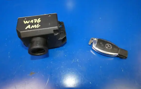 Mercedes-Benz A W176 Ignition lock A2469051402