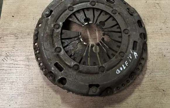 Volkswagen Golf IV Pressure plate 