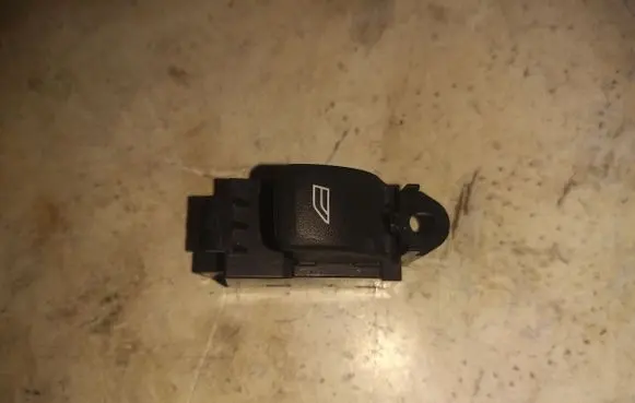 Volvo V70 Electric window control switch 31272006