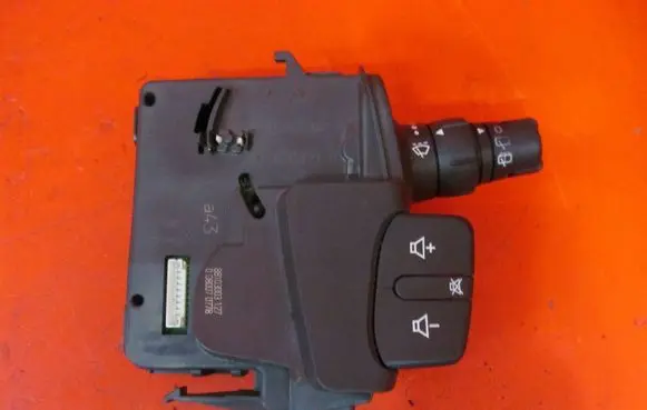 Renault Clio III Wiper control stalk 88103003