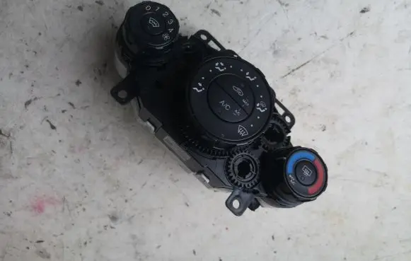 Ford Focus Climate control unit 8A6119980BG