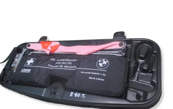 BMW 5 E60 E61 First aid kit 0080026944533 8914379479