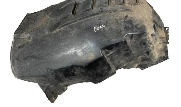 Front wheel arch liner splash guards