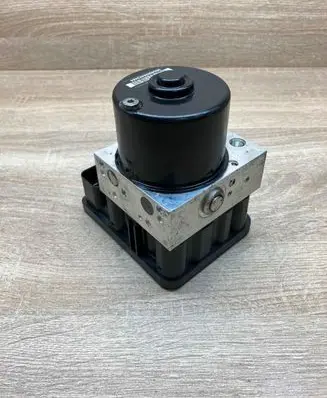 BMW 1 E81 E87 ABS Pump 6787837 6787836