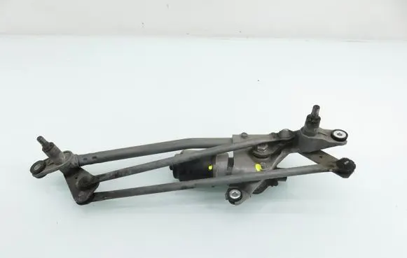 Mazda 2 Front wiper linkage 