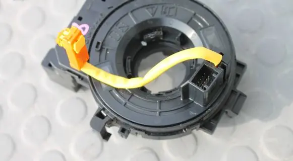 Mitsubishi L200 Airbag slip ring squib (SRS ring) TASMAZWIJAKL200