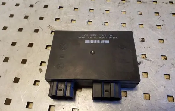 Volkswagen Golf IV Comfort/convenience module 1J0959799AH 5DK00795451