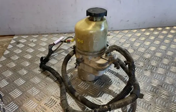 Opel Zafira A Power steering pump 