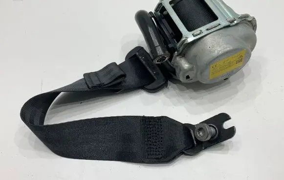 Volkswagen T-Roc Rear seatbelt 