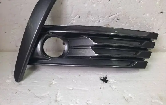 Toyota Corolla E160 E170 Front bumper lower grill 81481-02630