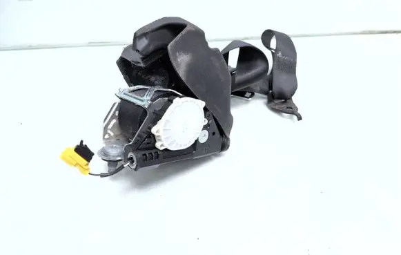 Mercedes-Benz ML W164 Rear seatbelt A1648601885 33028136 A1646824004