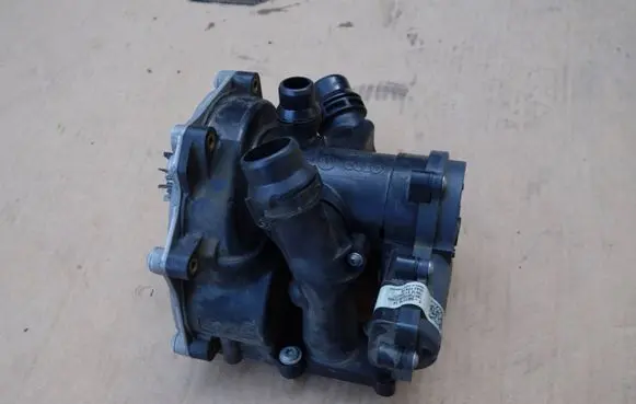 Porsche Macan (95B) Water pump 06L121012 190720180835