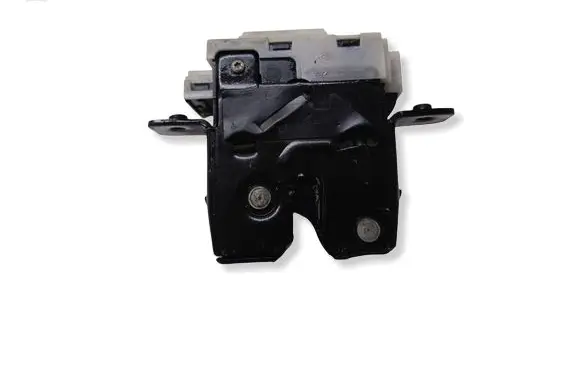 Renault Clio III Tailgate/trunk/boot lock/catch/latch 8200948107