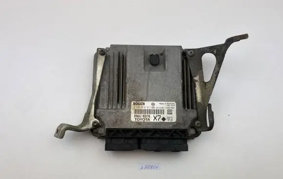 Toyota Corolla E140 E150 Engine control unit/module 8966102X70 0281016911 1039S39967