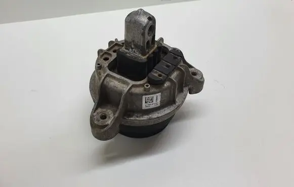 BMW 5 F10 F11 Engine mount bracket 6794471 679447101