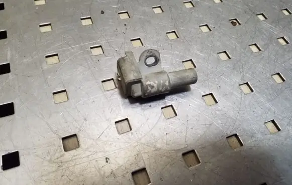 Volvo V50 Camshaft position sensor 9661135980