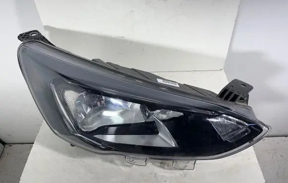 Ford Focus Headlight/headlamp JX7B13W029CE
