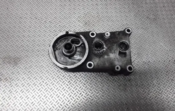 Oil filter mounting bracket