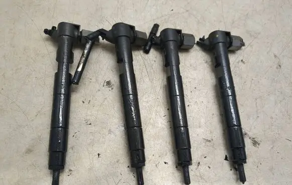 Mercedes-Benz Sprinter W906 Fuel injectors set A6510700587 100051119861 KP52ASS366