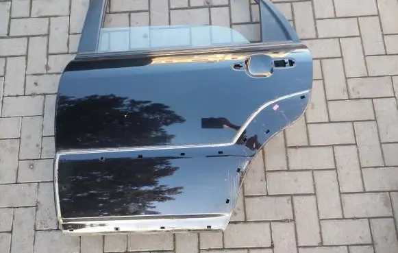 KIA Sportage Rear door