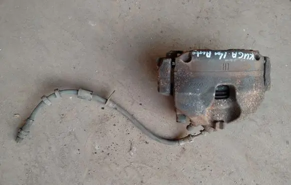Ford Kuga II Front brake caliper
