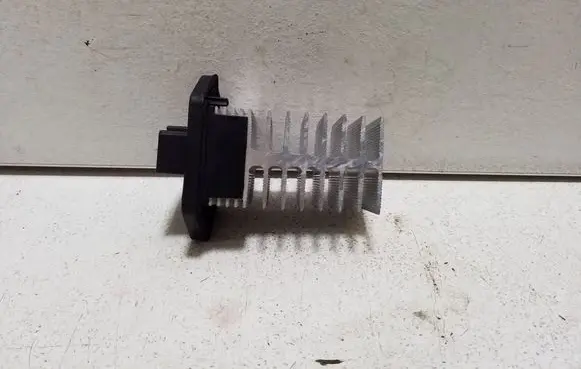 Heater blower motor/fan resistor