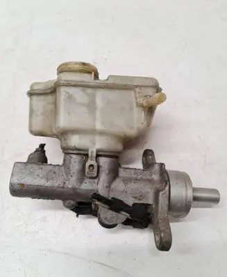 Master brake cylinder