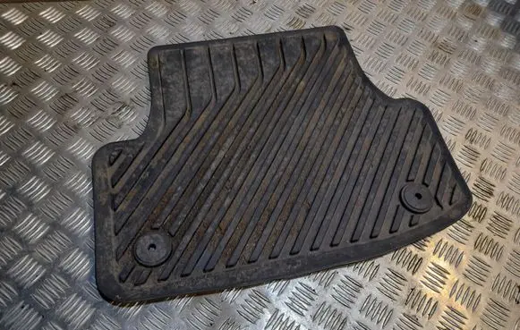 Audi A3 S3 8V Rear floor mat 8V5061512