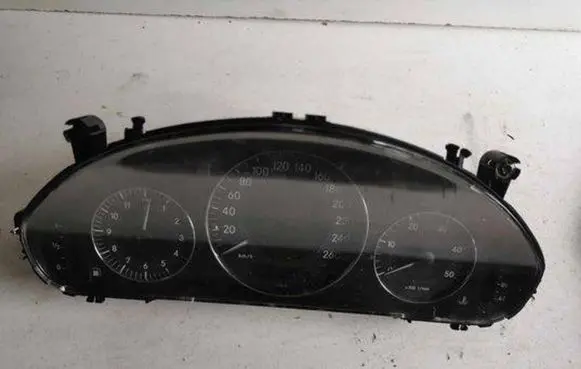 Mercedes-Benz E W211 Speedometer (instrument cluster) A2115403447