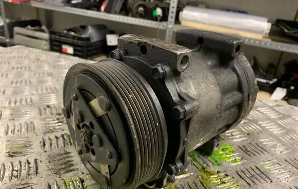 Renault Laguna II Air conditioning (A/C) compressor (pump) 8200040681