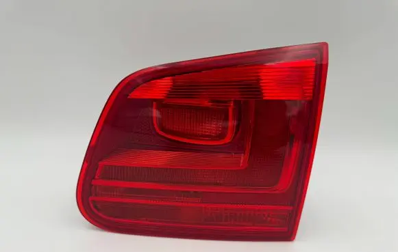 Volkswagen Tiguan Tailgate rear/tail lights 178957
