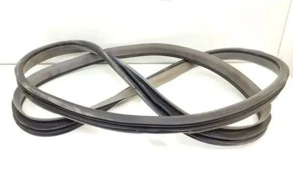 Mercedes-Benz ML W164 Front door rubber seal A1646900189