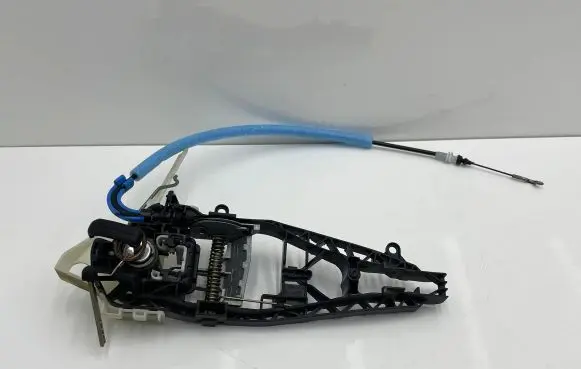 BMW 2 F46 Front door lock (next to the handle) 7316363 10147810 45F46