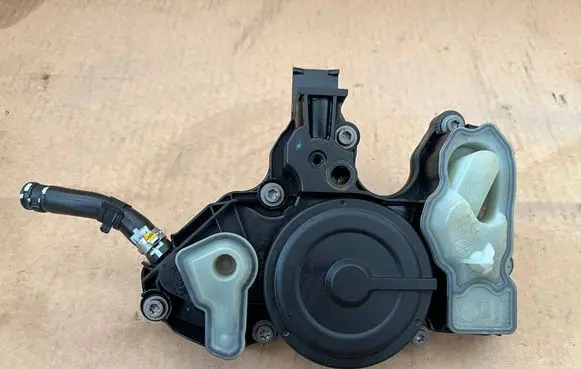 Audi A4 S4 B8 8K Breather valve 06K103495R
