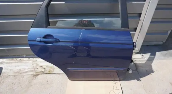 KIA Cerato Rear door