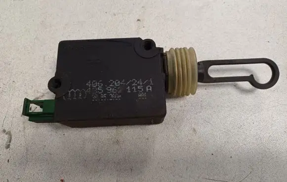 Audi A6 S6 C5 4B Tailgate boot lock/latch motor 4B5962115A