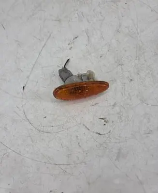 Mitsubishi Pajero Front fender indicator light