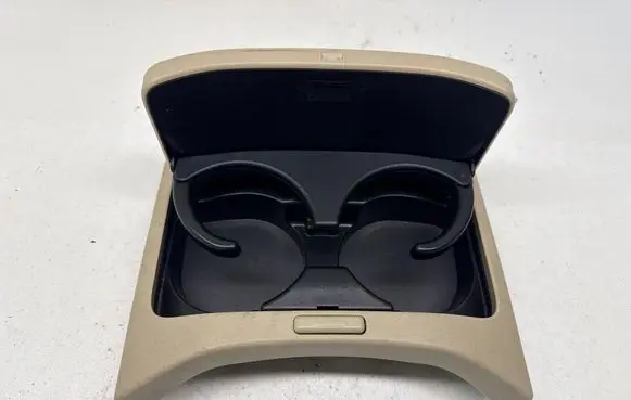 Volvo XC90 Cup holder back 