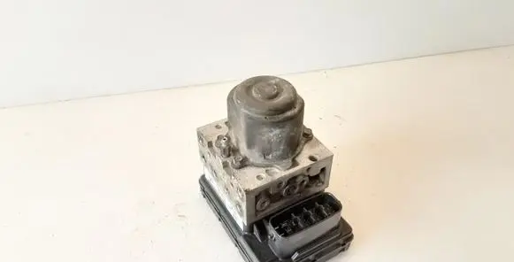 Toyota Avensis Verso ABS Pump 4451044050 8954144050