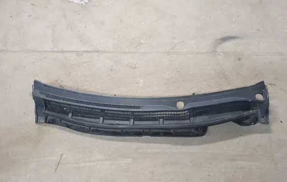 Toyota Prius (XW30) Wiper trim 5578147090