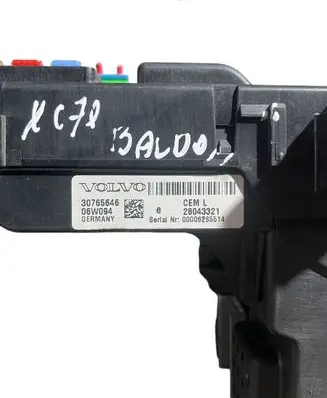 Volvo XC70 Fuse module 30765646 00006285514 28043321