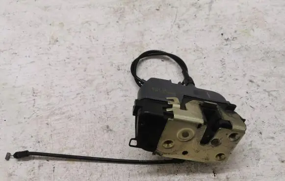 Renault Megane II Front door lock