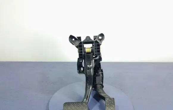 Skoda Octavia Mk3 (5E) Accelerator throttle pedal 5Q1723058AJ