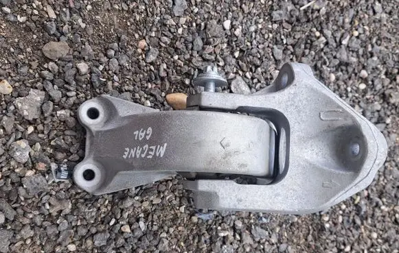 Renault Megane E-Tech Engine mount bracket SASAQ