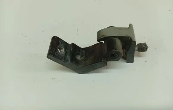 Audi A6 S6 C6 4F Rear door lower hinge 
