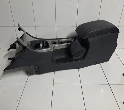 Ford Mondeo MK IV Armrest