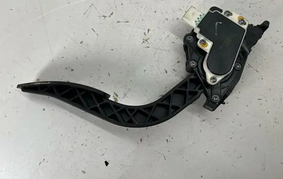 Buick Encore I Accelerator throttle pedal 96892406 08K18K090307