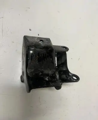 KIA Sportage Engine mounting bracket