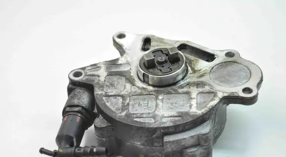 Audi Q3 8U Vacuum pump 03L145100