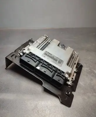 Renault Kangoo II Engine control unit/module 0281032885